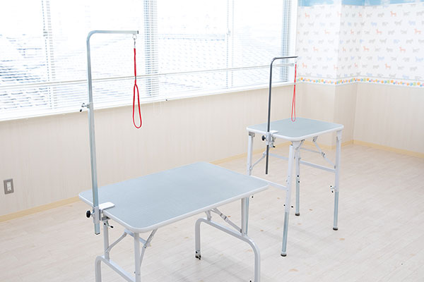 トリミングテーブル